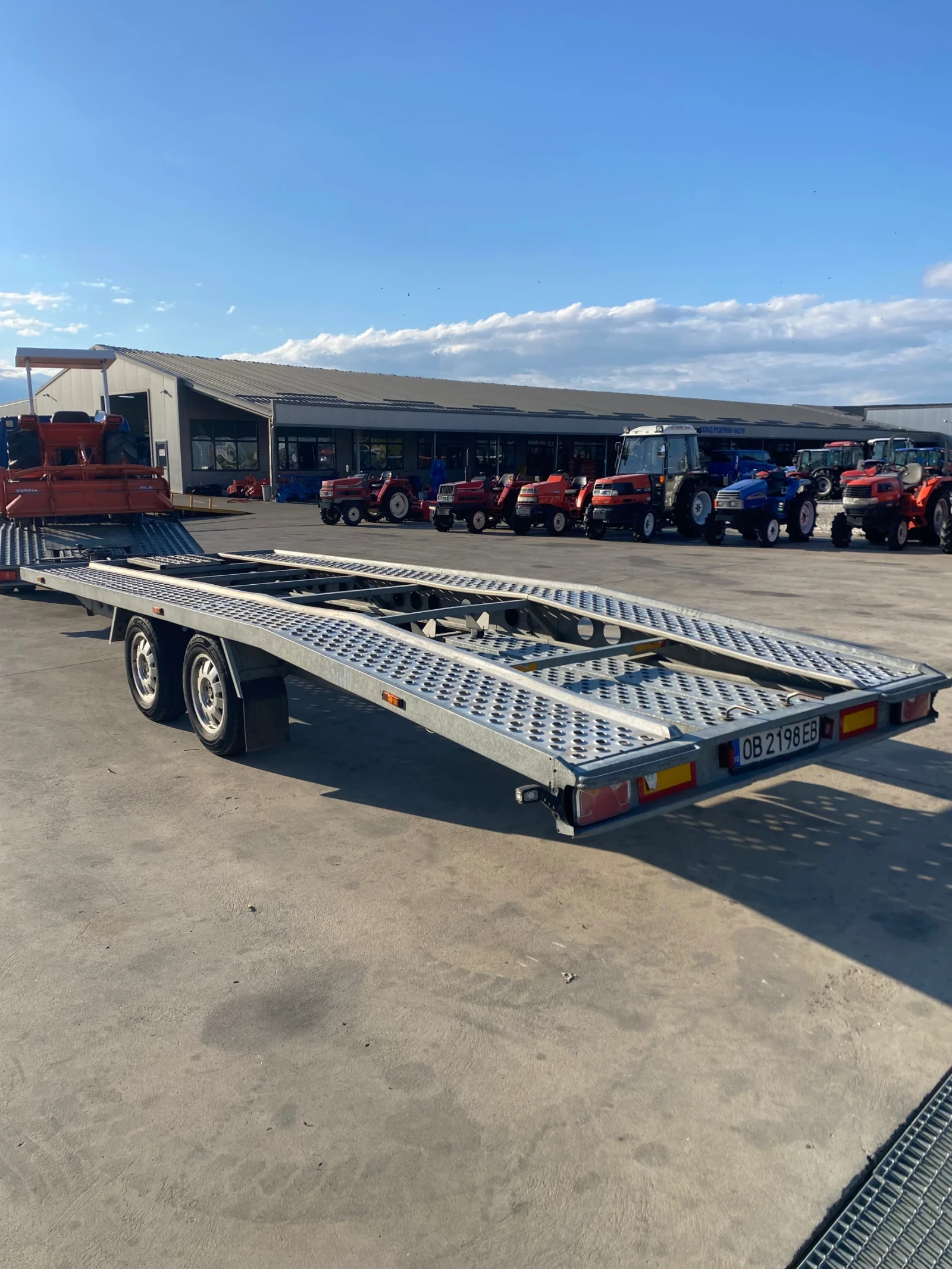 За автомобил Sirius 3500, снимка 3 - Ремаркета - 56251106