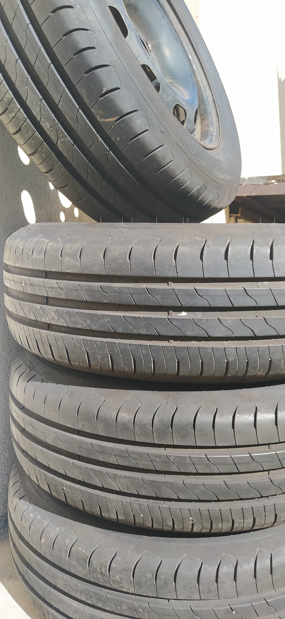Гуми с джанти Goodyear 195/65R15, снимка 2 - Гуми и джанти - 54100906