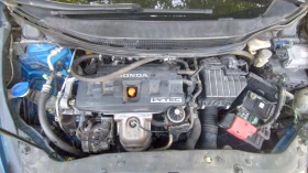 Honda Civic 8 генерация, снимка 13
