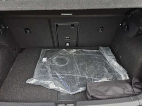 VW Golf R /HUD/ОБДУХВАНЕ/CAMERA/HARMAN KARDON  - 31050 € / 60728.52 лв. - 51626397 14