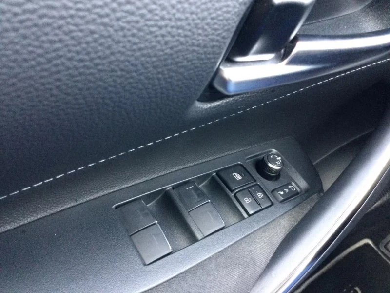 Toyota Corolla 2.0HEV/184HP/TEAM-D/CAM/NAVI/LE/CPLAY/KLESS/622g, снимка 12 - Автомобили и джипове - 52494537