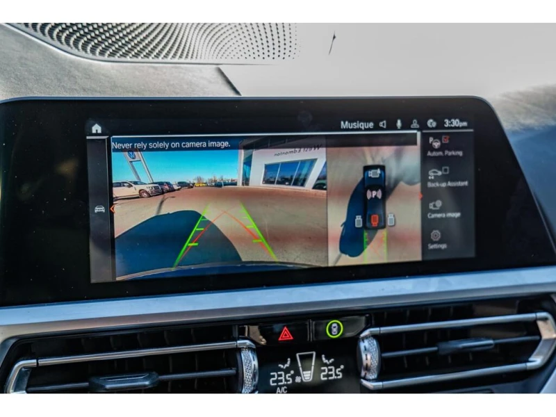 BMW 330 XDRIVE* M Sport* Premium Pack* Keyless* PANO* Koжа, снимка 13 - Автомобили и джипове - 52813497