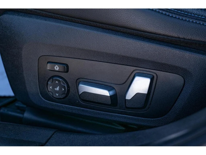 BMW 330 XDRIVE* M Sport* Premium Pack* Keyless* PANO* Koжа, снимка 9 - Автомобили и джипове - 52813497