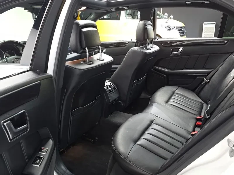 Mercedes-Benz E 300 4MATIC AVANTGARDE, снимка 11 - Автомобили и джипове - 55719376
