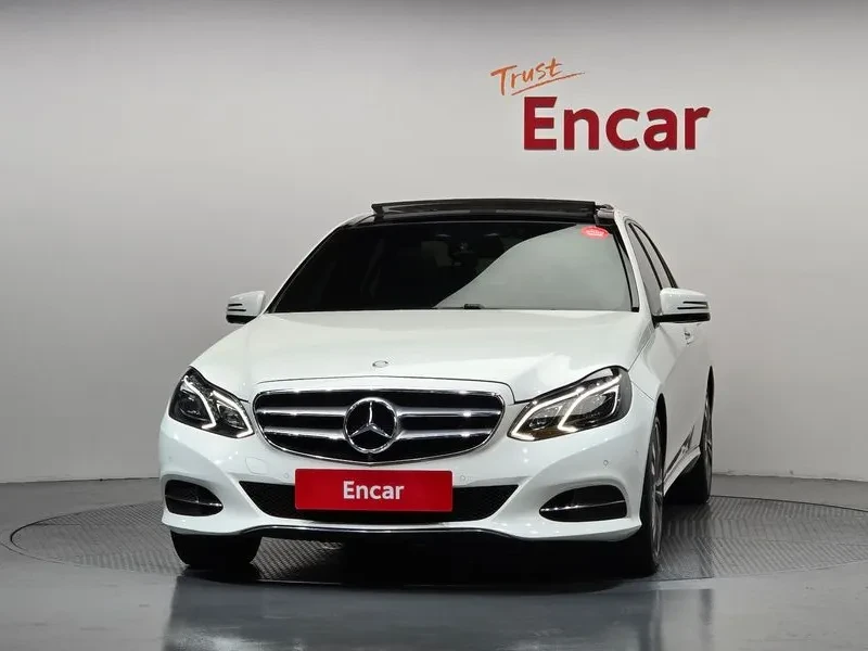 Mercedes-Benz E 300 4MATIC AVANTGARDE, снимка 3 - Автомобили и джипове - 55719376