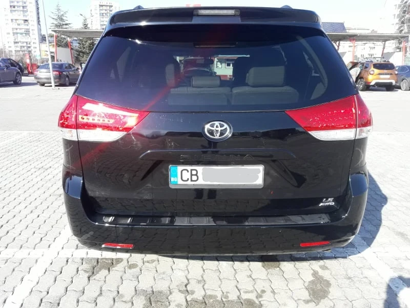 Toyota Sienna LE AWD, снимка 4 - Автомобили и джипове - 56649472