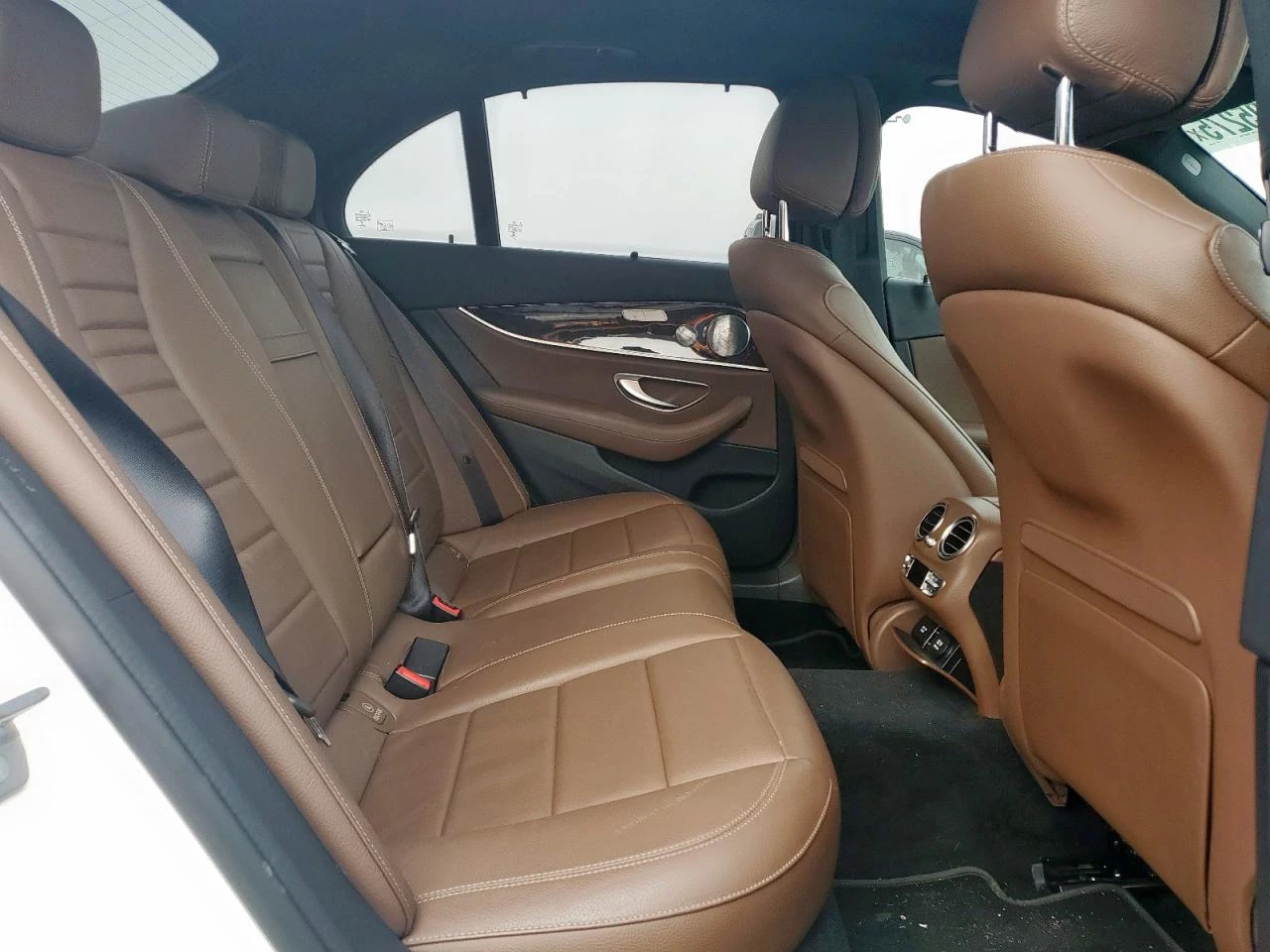 Mercedes-Benz E 400 AMG LINE/KAMEPA/ПОДГРЕВ/BURMESTER/PANORAMA - изображение 10
