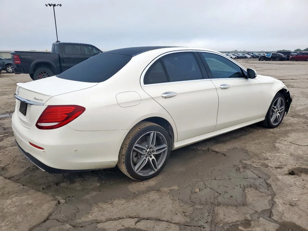 Mercedes-Benz E 400 AMG LINE/KAMEPA/ПОДГРЕВ/BURMESTER/PANORAMA - изображение 3