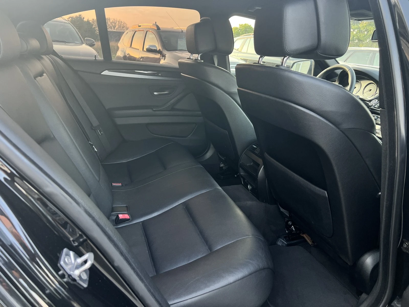 BMW 520 2.0D RECARO СЕДАН - изображение 10
