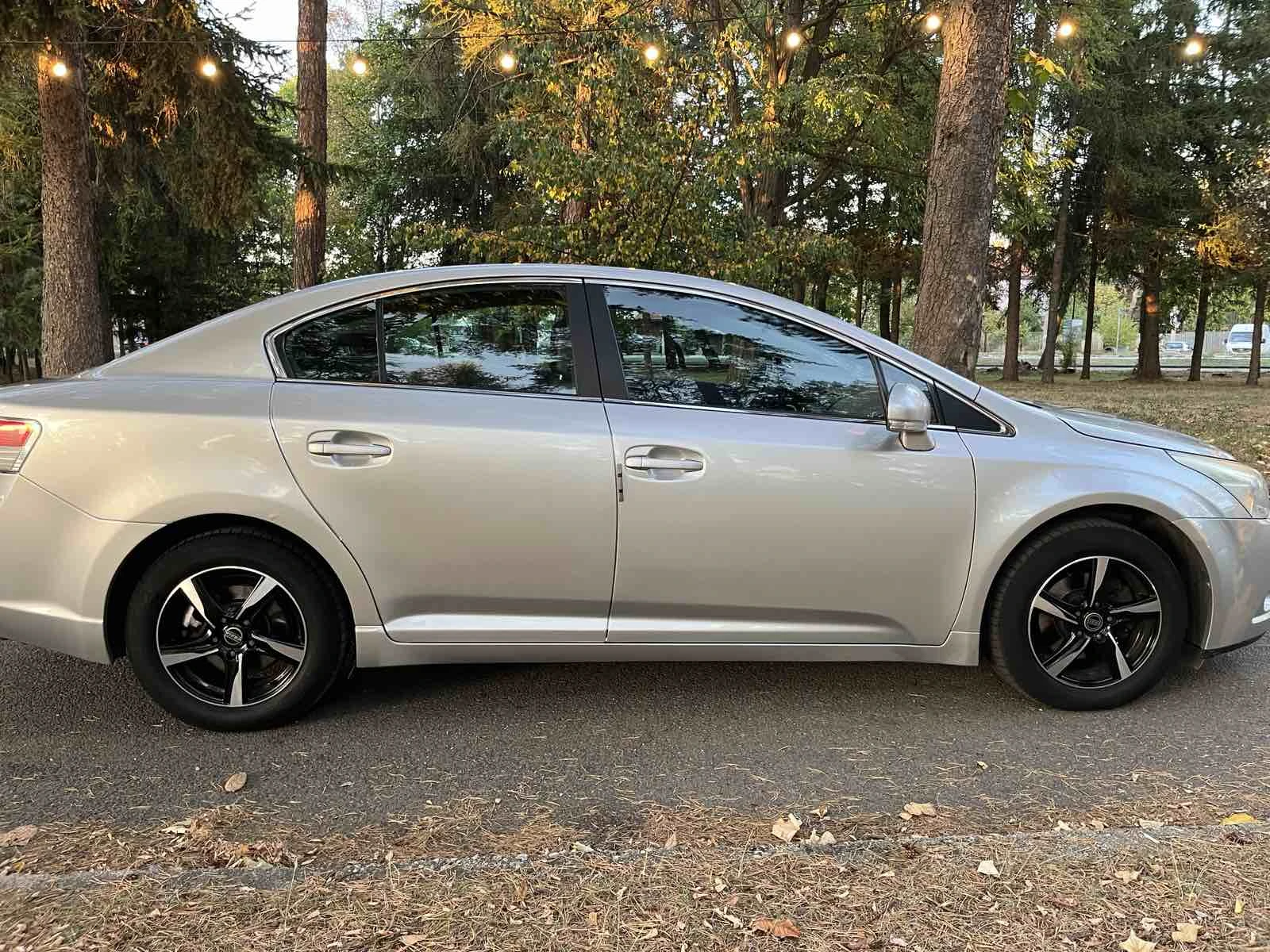 Toyota Avensis  - изображение 8