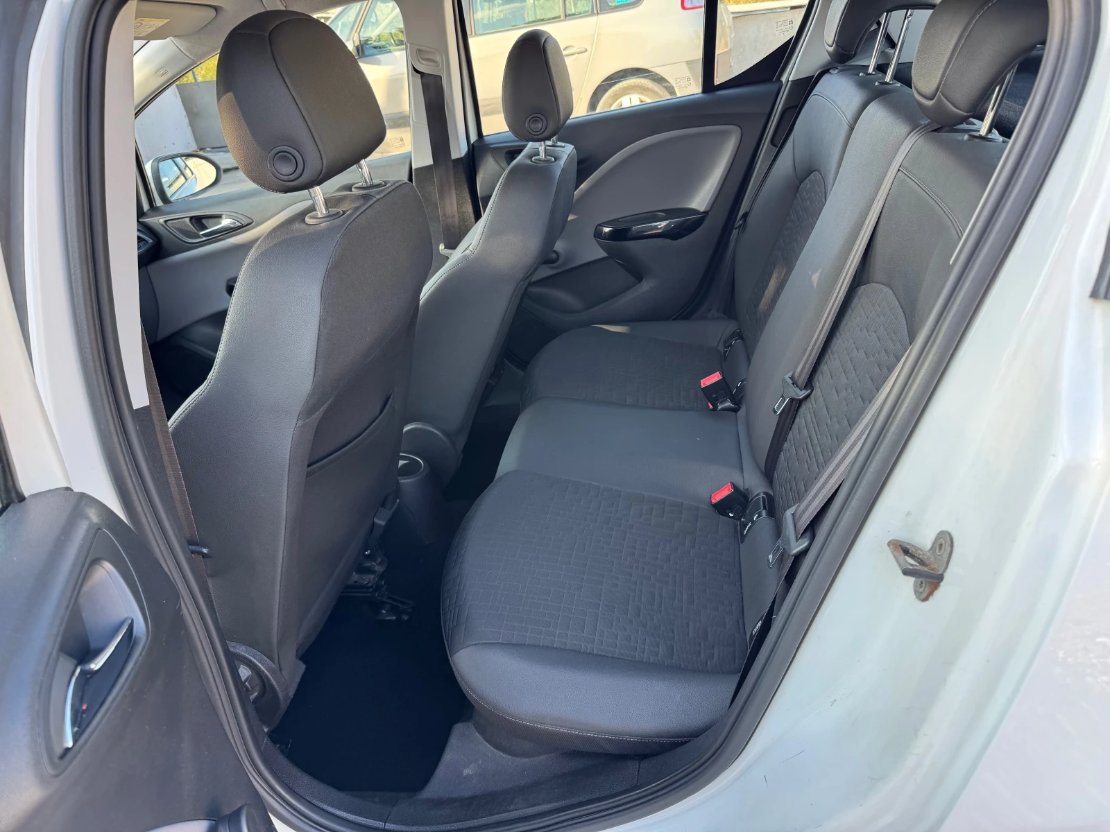 Opel Corsa -1.4i-GAZ-LED-NAVI - изображение 10