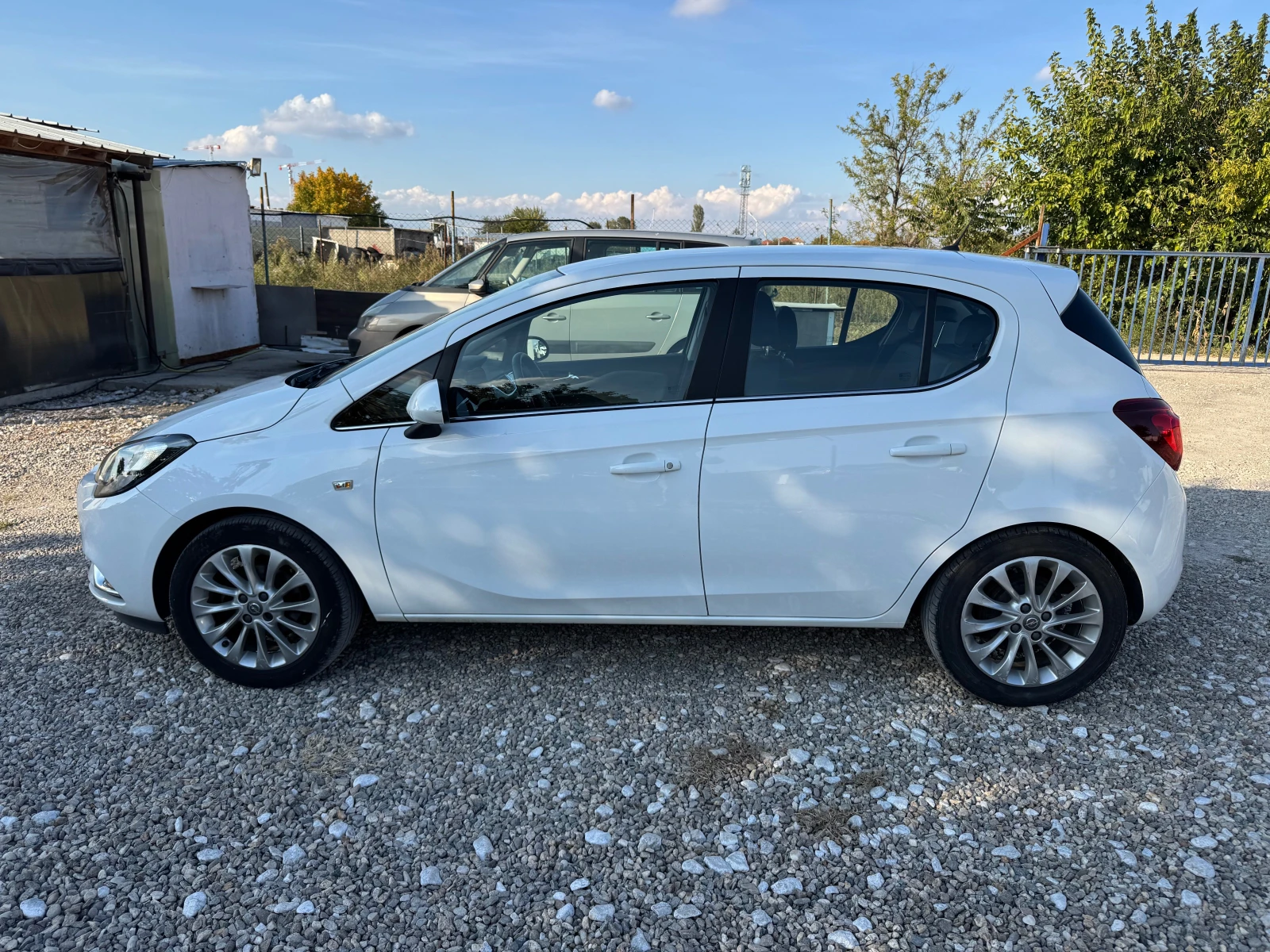 Opel Corsa -1.4i-GAZ-LED-NAVI - изображение 2