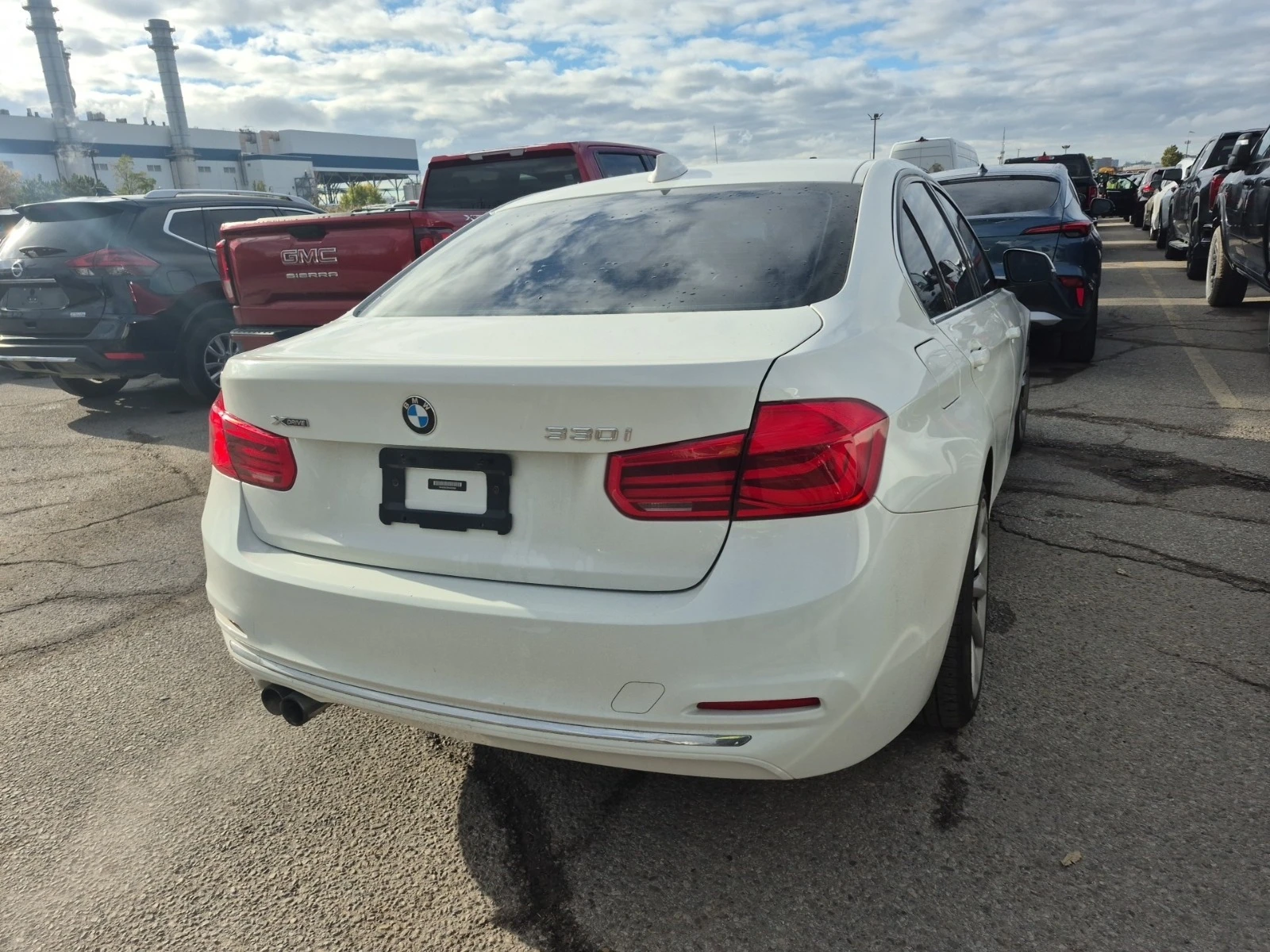 BMW 330 XDRIVE * * CARFAX * * АВТО КРЕДИТ * *  - изображение 3