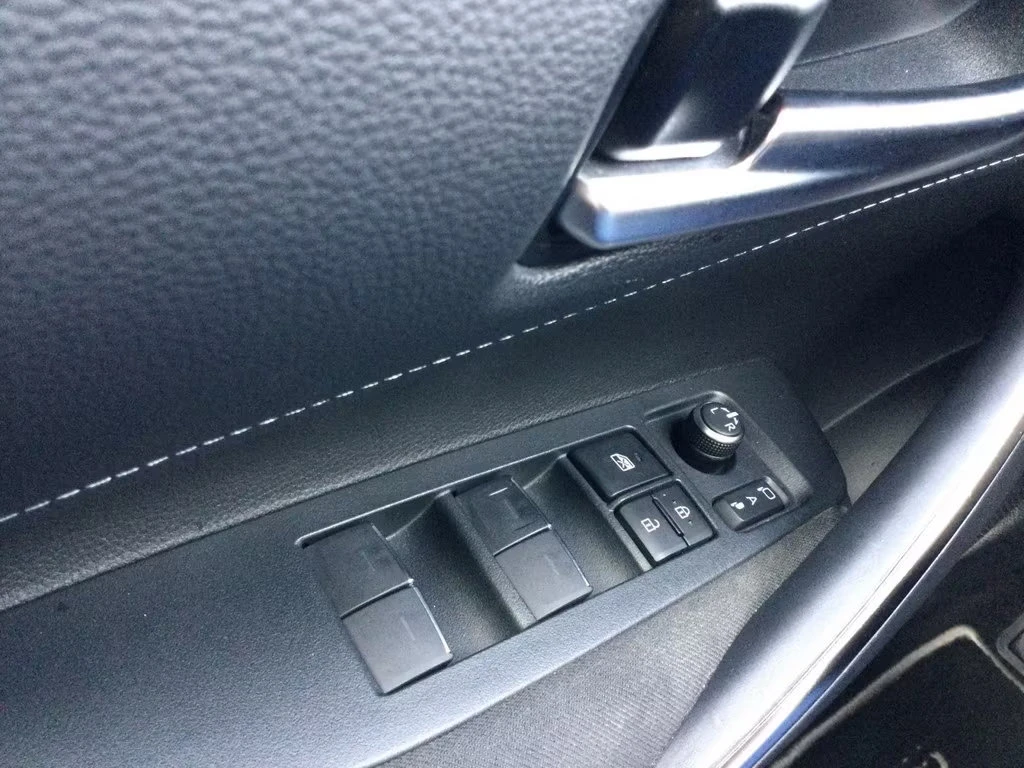 Toyota Corolla 2.0HEV/184HP/TEAM-D/CAM/NAVI/LE/CPLAY/KLESS/622g | Mobile.bg � ����������� 12