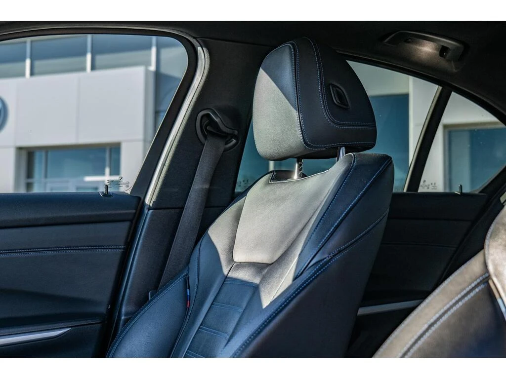 BMW 330 XDRIVE* M Sport* Premium Pack* Keyless* PANO* Ko�� | Mobile.bg � ����������� 11