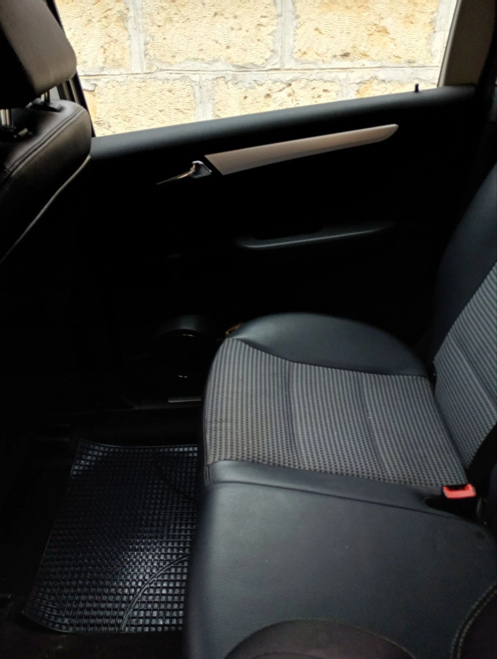 Mercedes-Benz B 180, снимка 3 - Автомобили и джипове - 53845730