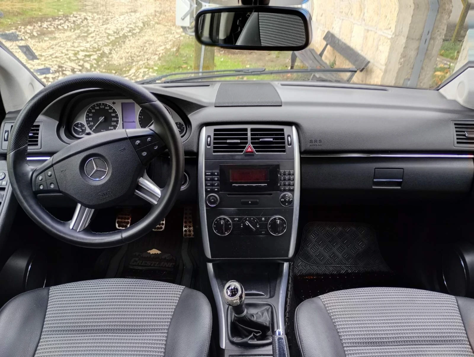 Mercedes-Benz B 180, снимка 9 - Автомобили и джипове - 53845730