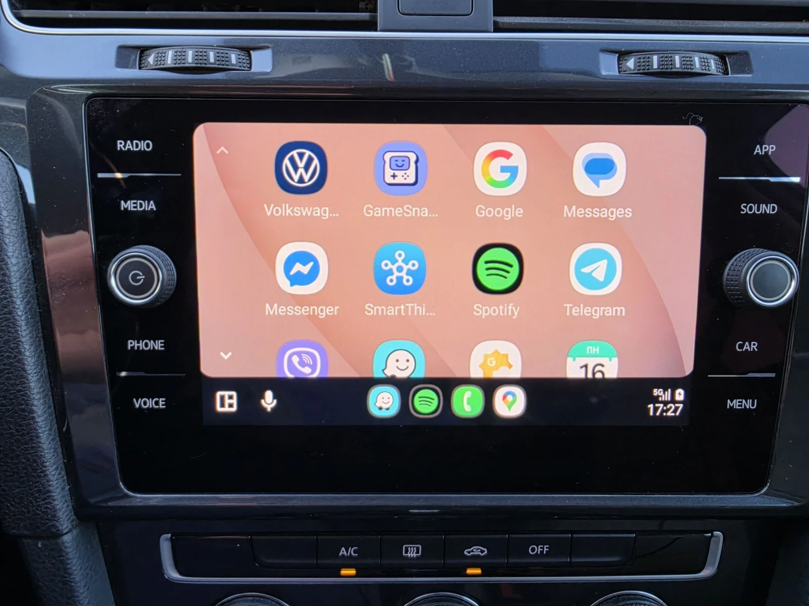 VW Golf 1.6Tdi 80 Хил.км, снимка 12 - Автомобили и джипове - 53885992