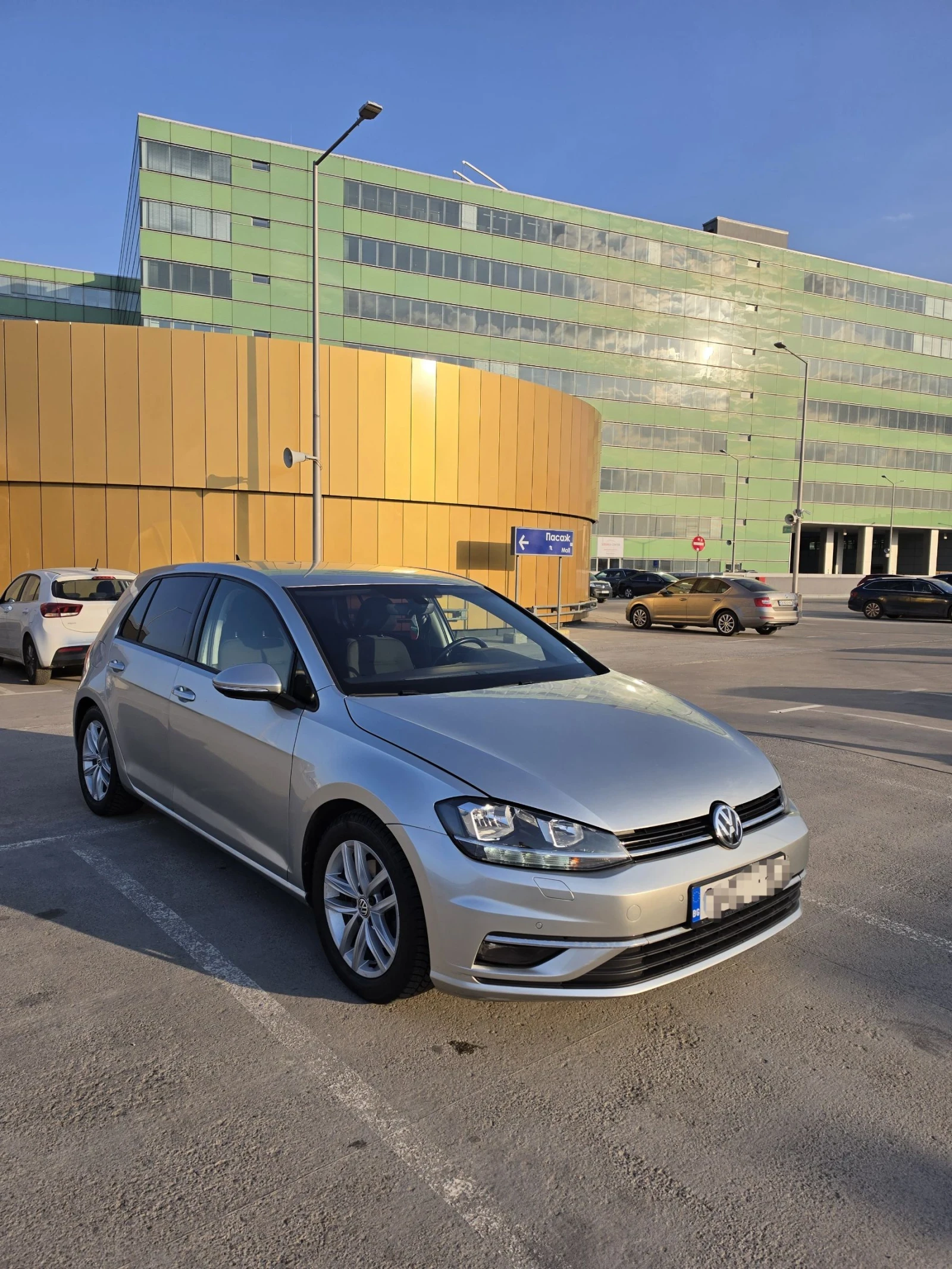 VW Golf 1.6Tdi 80 Хил.км | Auto.bg — изображение 1