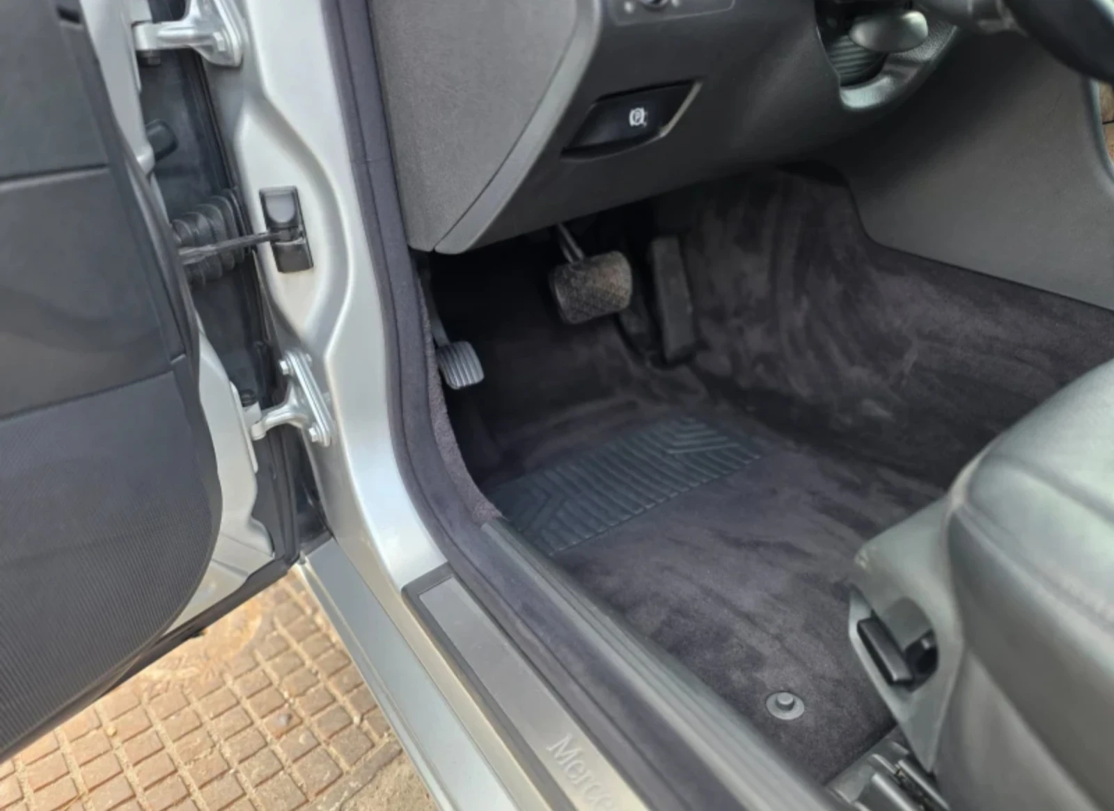 Mercedes-Benz E 280 CDI 198х.км AVANTGARDE  - УНИКАТ !!!, снимка 9 - Автомобили и джипове - 54077720