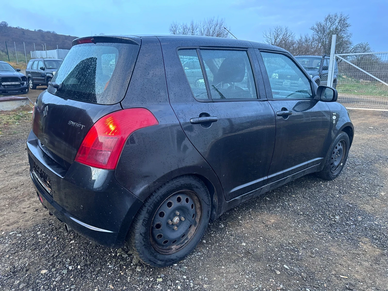 Suzuki Swift 1.5, снимка 4 - Автомобили и джипове - 54100566