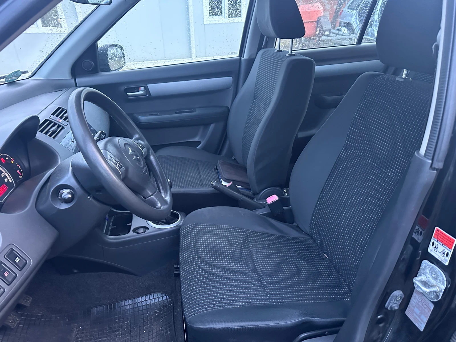 Suzuki Swift 1.5, снимка 9 - Автомобили и джипове - 54100566