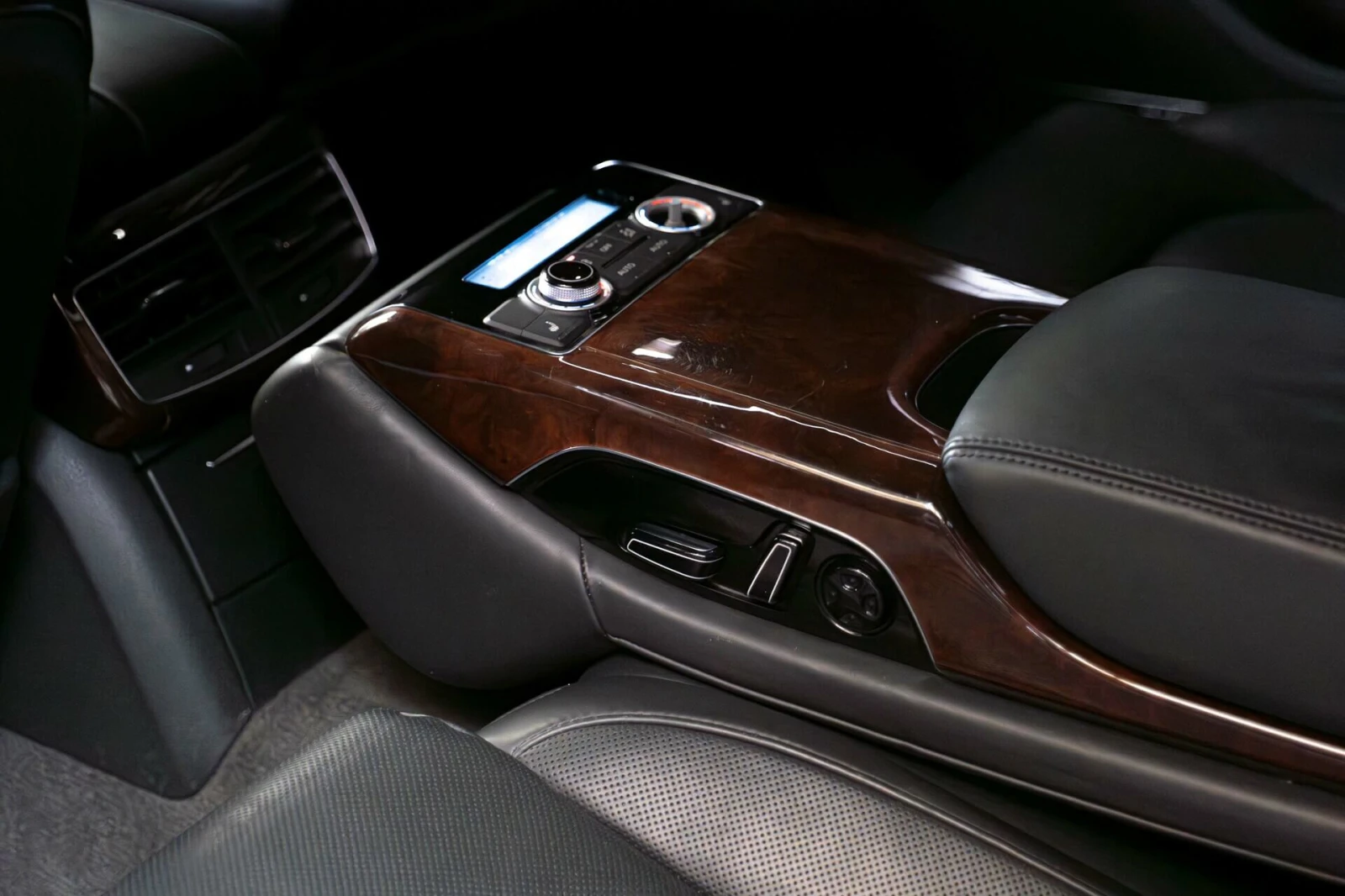 Audi A8 4.2TDI/Bose/NightVision/Камера/Обдухване/Quattro, снимка 11 - Автомобили и джипове - 54338704