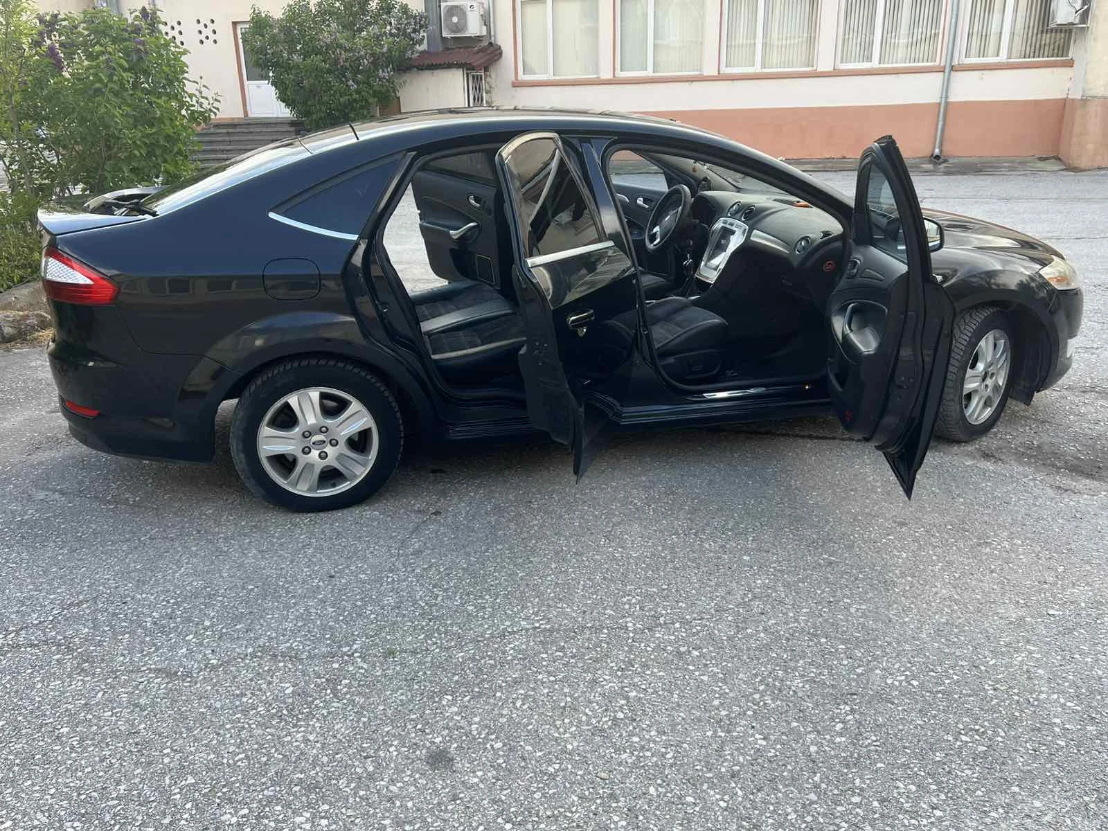 Ford Mondeo 1.8 TDCI, снимка 6 - Автомобили и джипове - 54394136