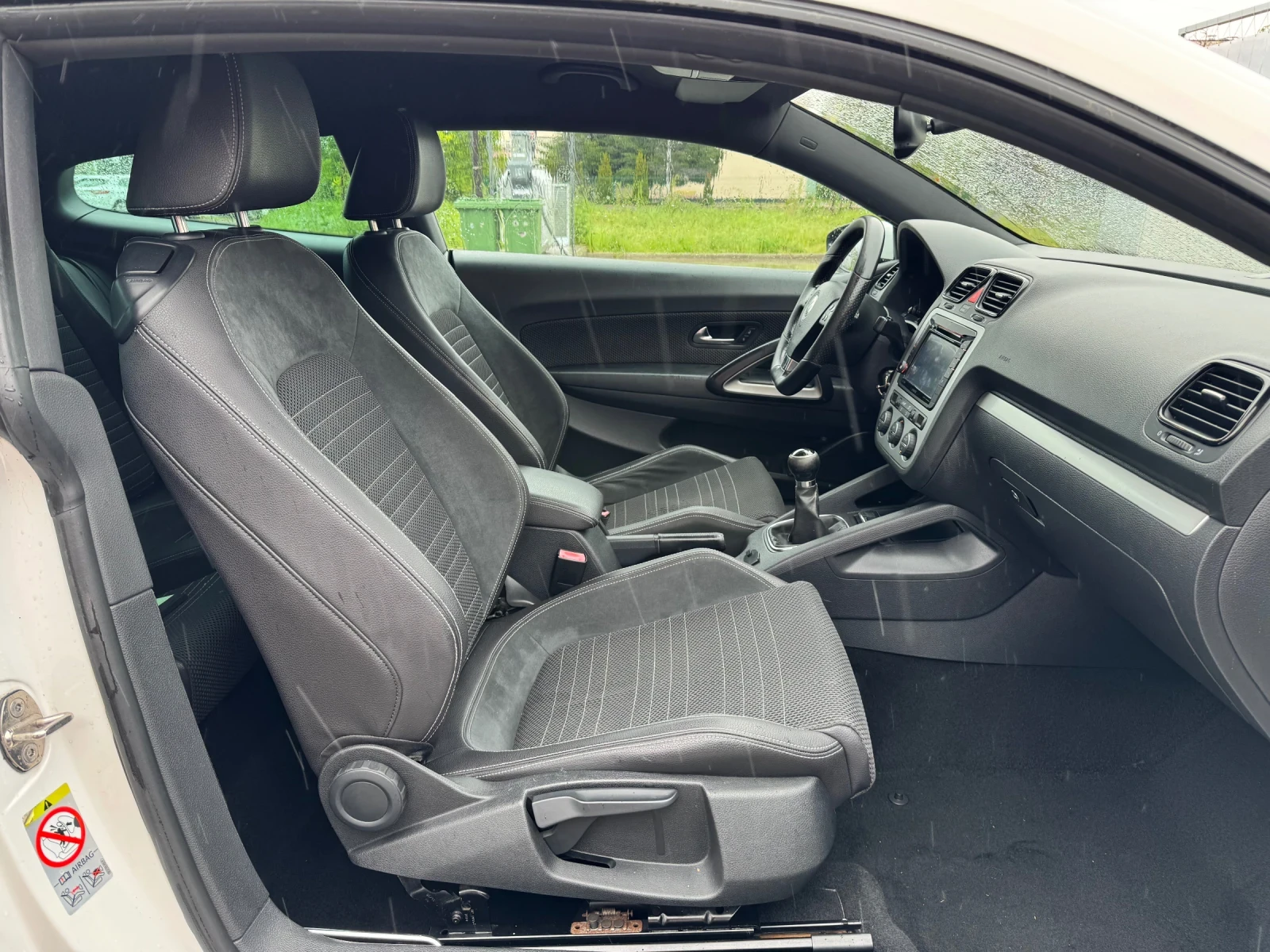 VW Scirocco 2.0T Швейцария 147 000км , снимка 16 - Автомобили и джипове - 54410358