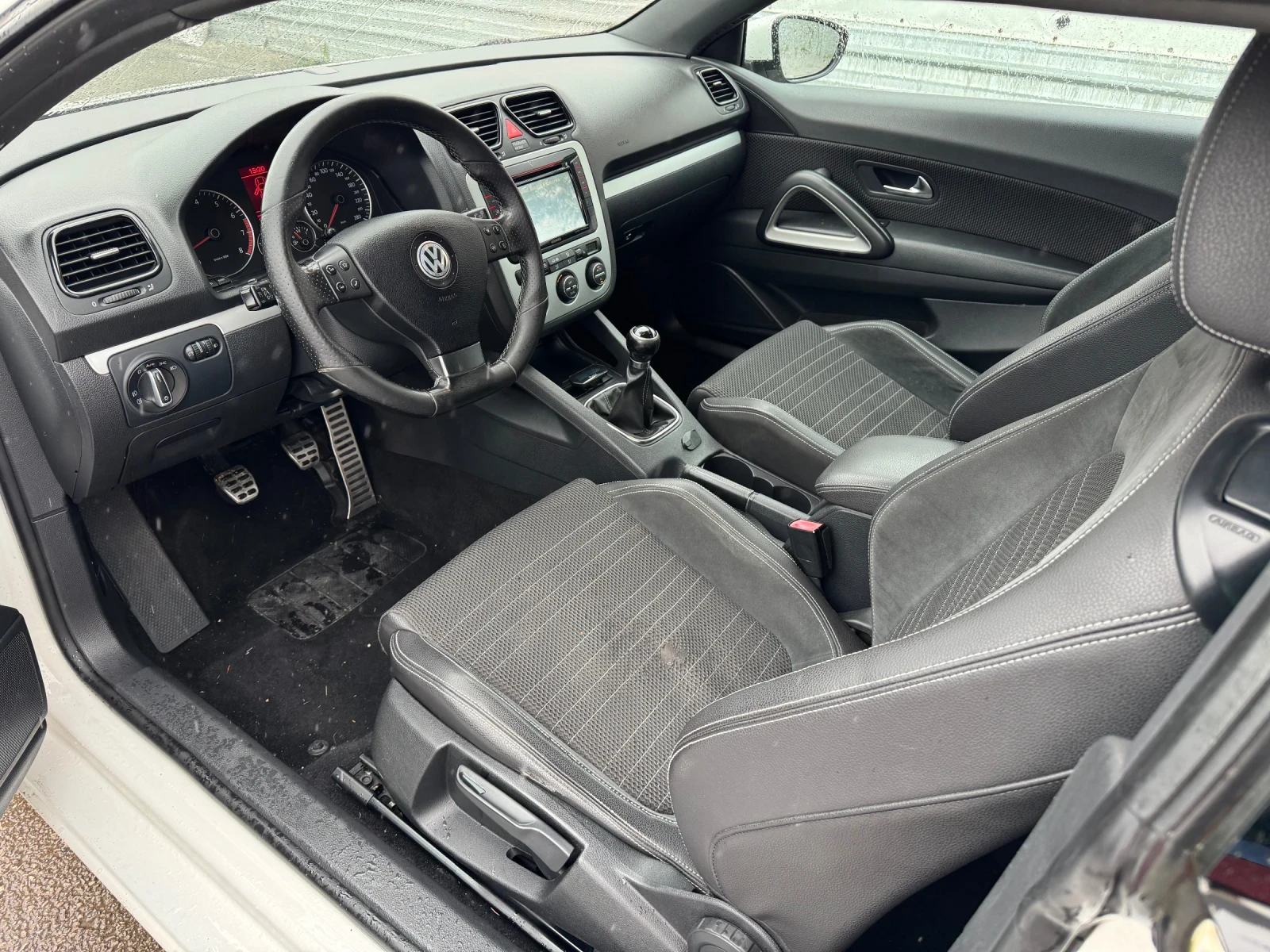 VW Scirocco 2.0T Швейцария 147 000км , снимка 12 - Автомобили и джипове - 54410358