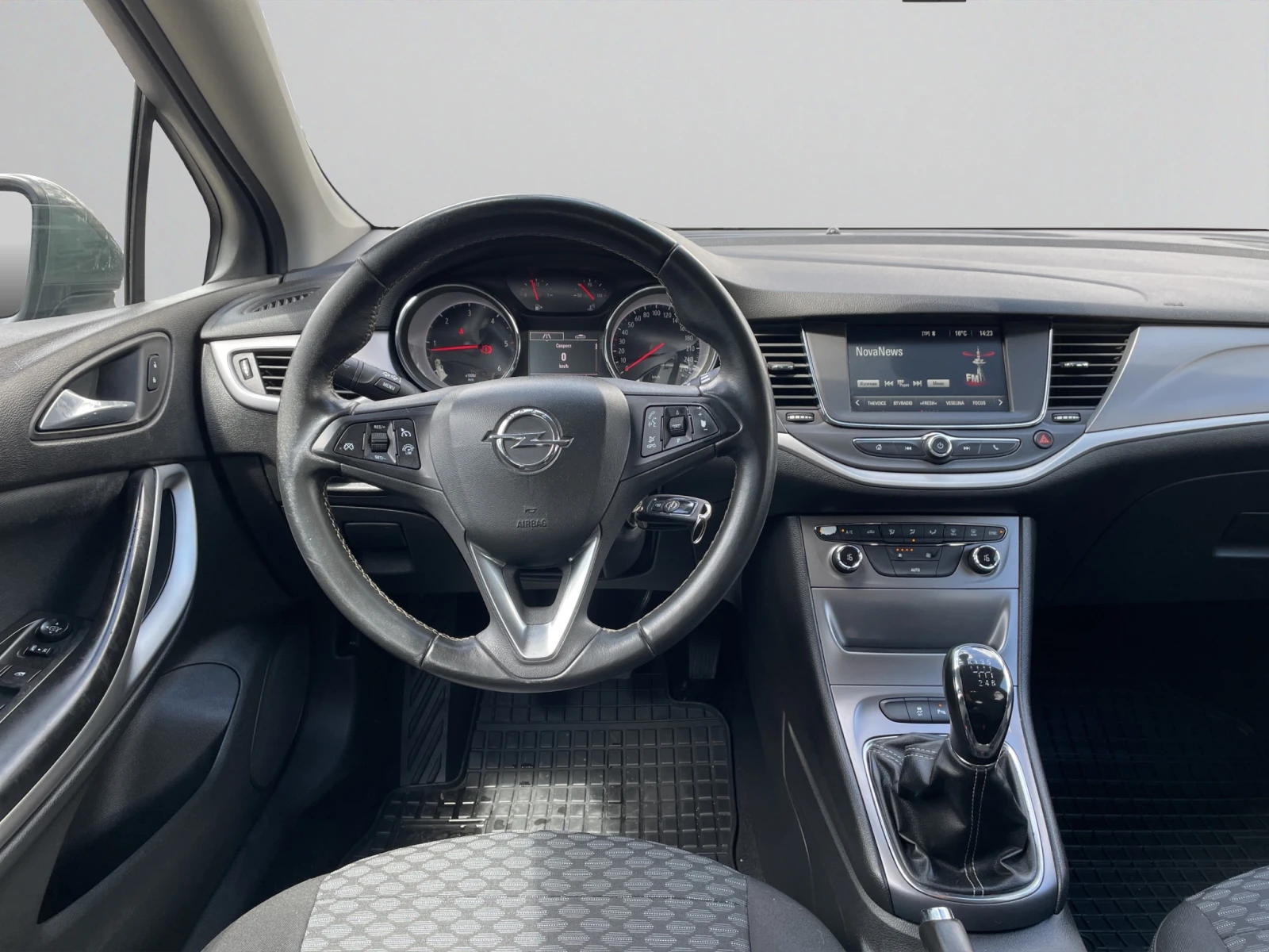 Opel Astra 1.6 CDTI 110 hp EURO 6, снимка 14 - Автомобили и джипове - 54525626