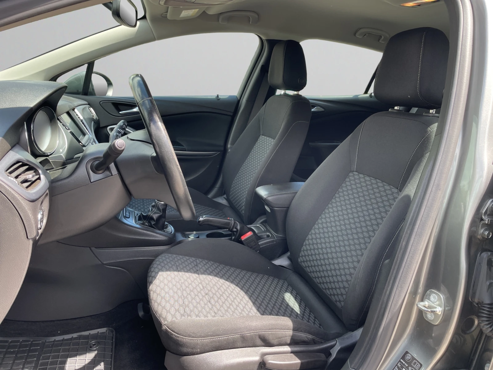 Opel Astra 1.6 CDTI 110 hp EURO 6, снимка 9 - Автомобили и джипове - 54525626