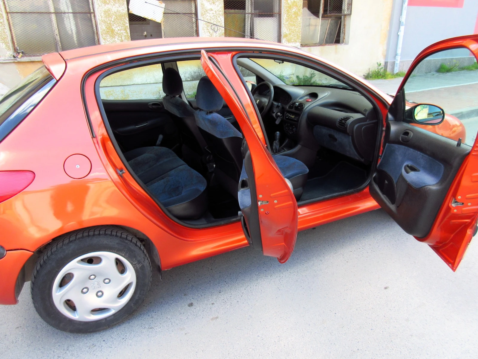 Peugeot 206 1.1i, снимка 7 - Автомобили и джипове - 54600528