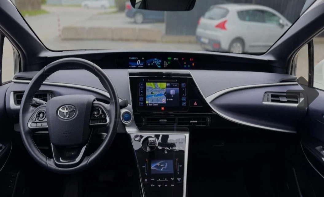 Toyota Mirai, снимка 4 - Автомобили и джипове - 54650961