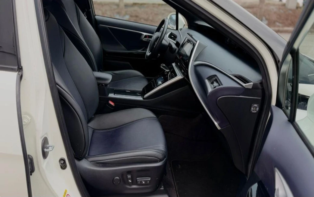 Toyota Mirai, снимка 6 - Автомобили и джипове - 54650961