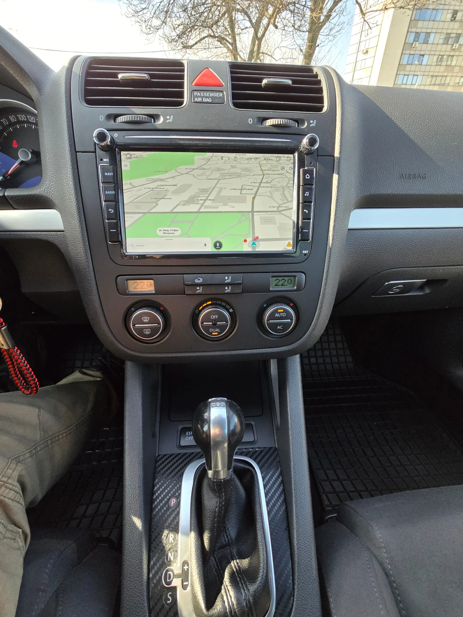 VW Golf GTI 2.0 TURBO / DSG, снимка 8 - Автомобили и джипове - 54711789