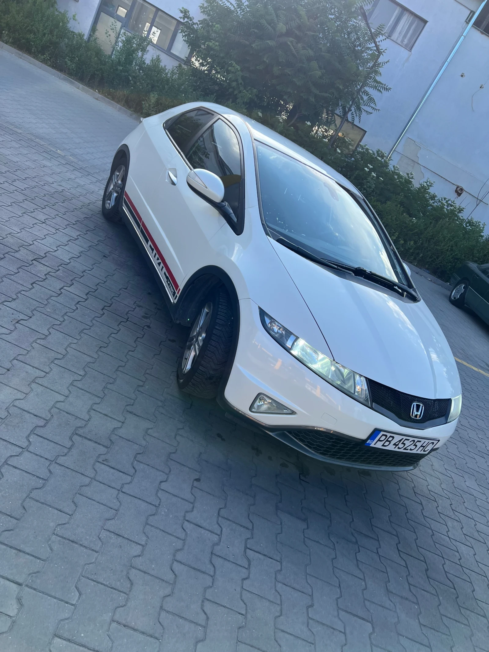 Honda Civic 1.4V-tec на 140х км, снимка 2 - Автомобили и джипове - 54981913