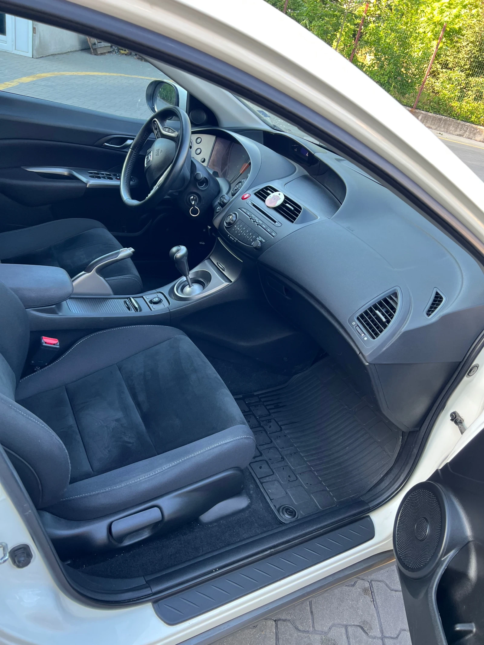 Honda Civic 1.4V-tec на 140х км, снимка 5 - Автомобили и джипове - 54981913