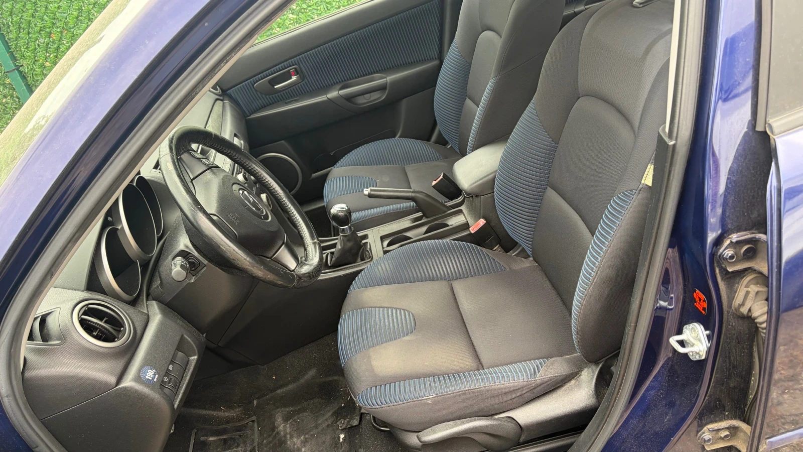 Mazda 3 2.0i Бензин, снимка 14 - Автомобили и джипове - 55752955