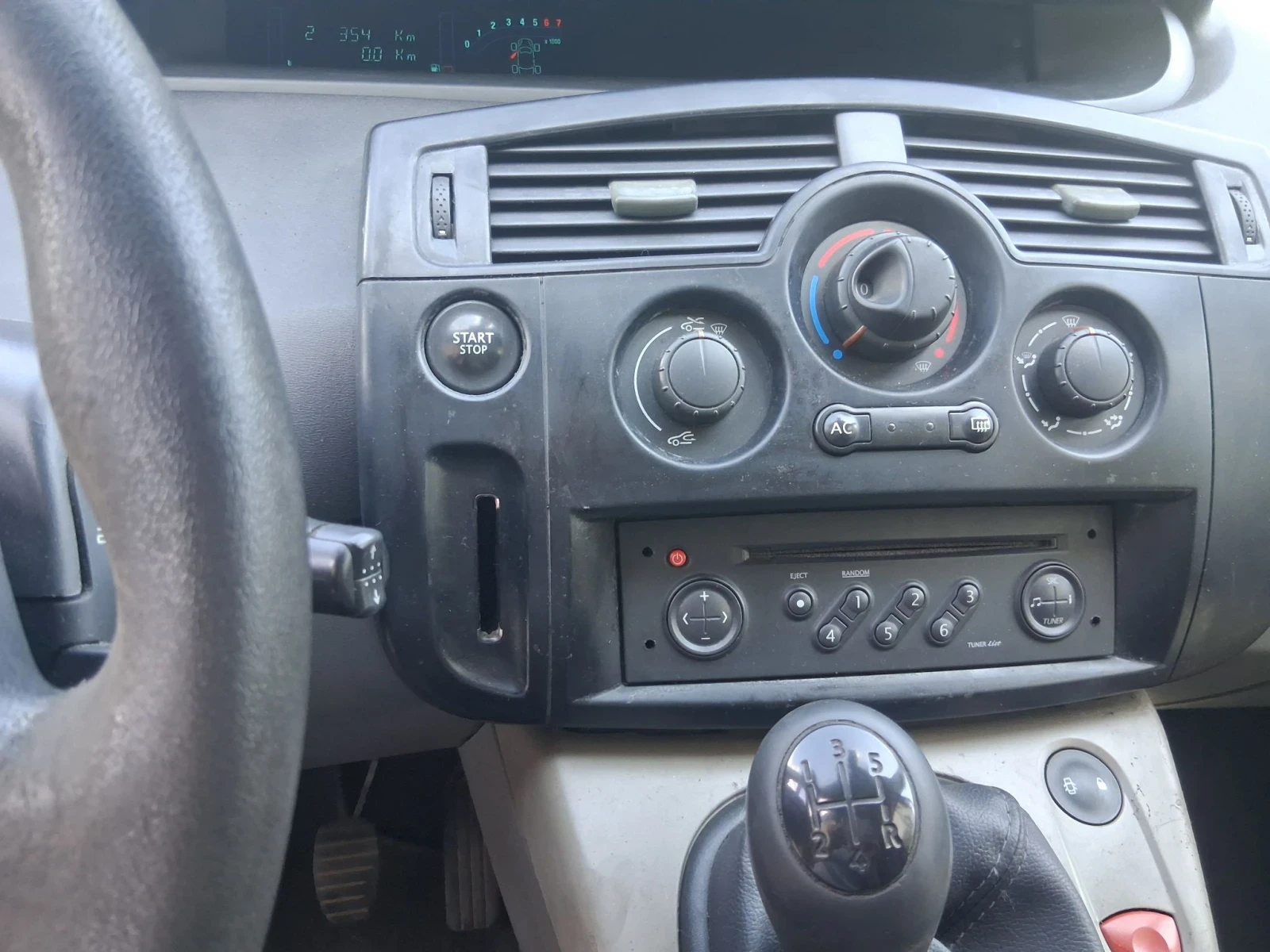 Renault Scenic, снимка 6 - Автомобили и джипове - 55803569