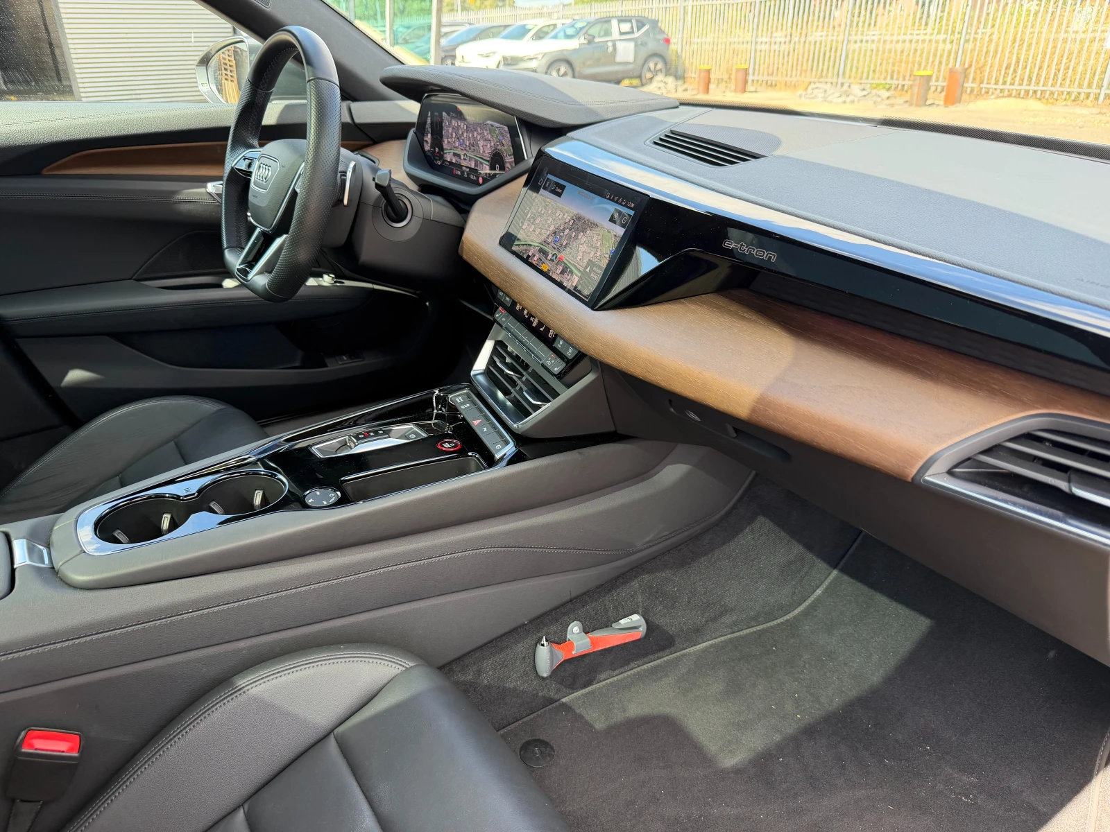 Audi E-Tron GT Европейска 93 kWh Sport - Quattro , снимка 12 - Автомобили и джипове - 55843183