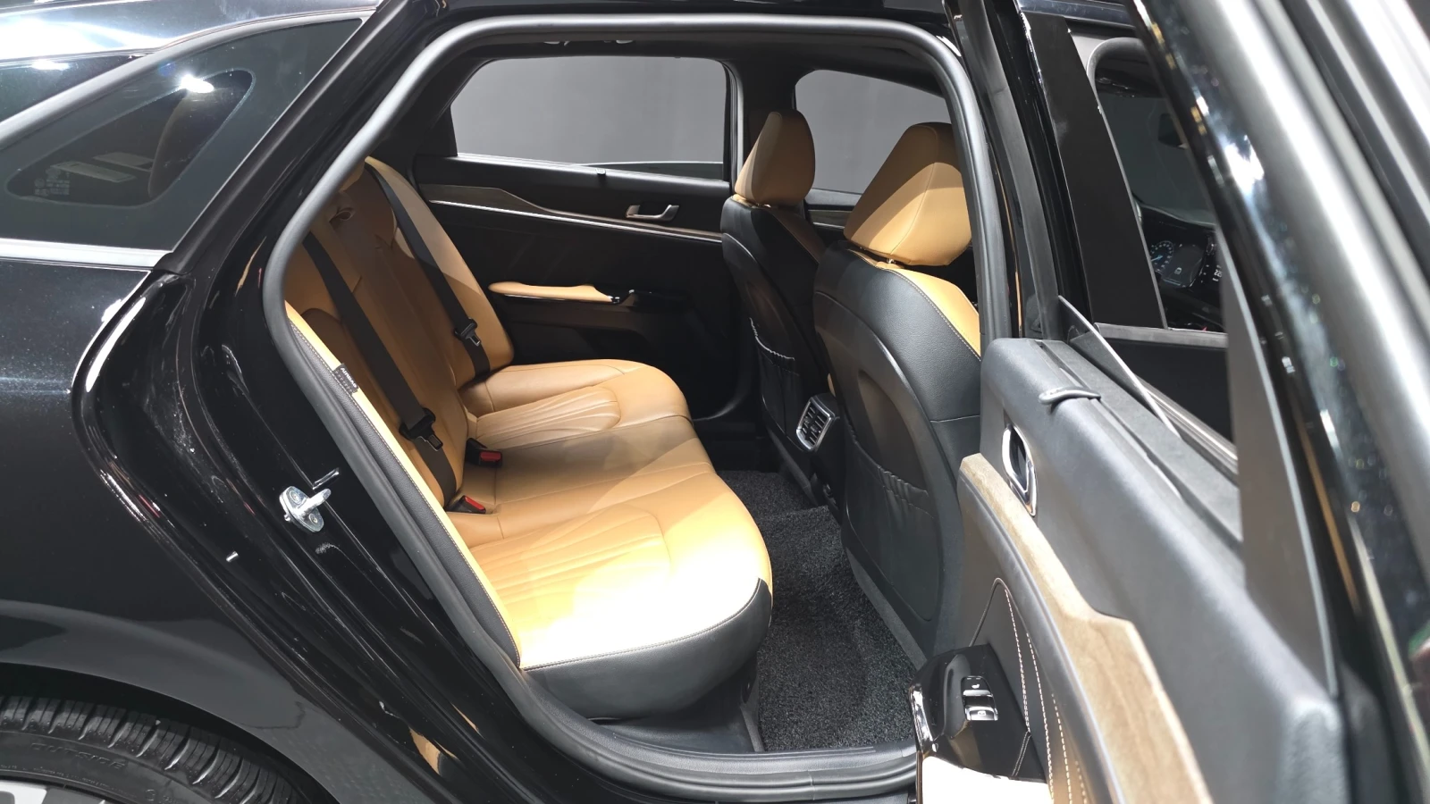 Kia K5 Signature Hybrid, снимка 11 - Автомобили и джипове - 56011033