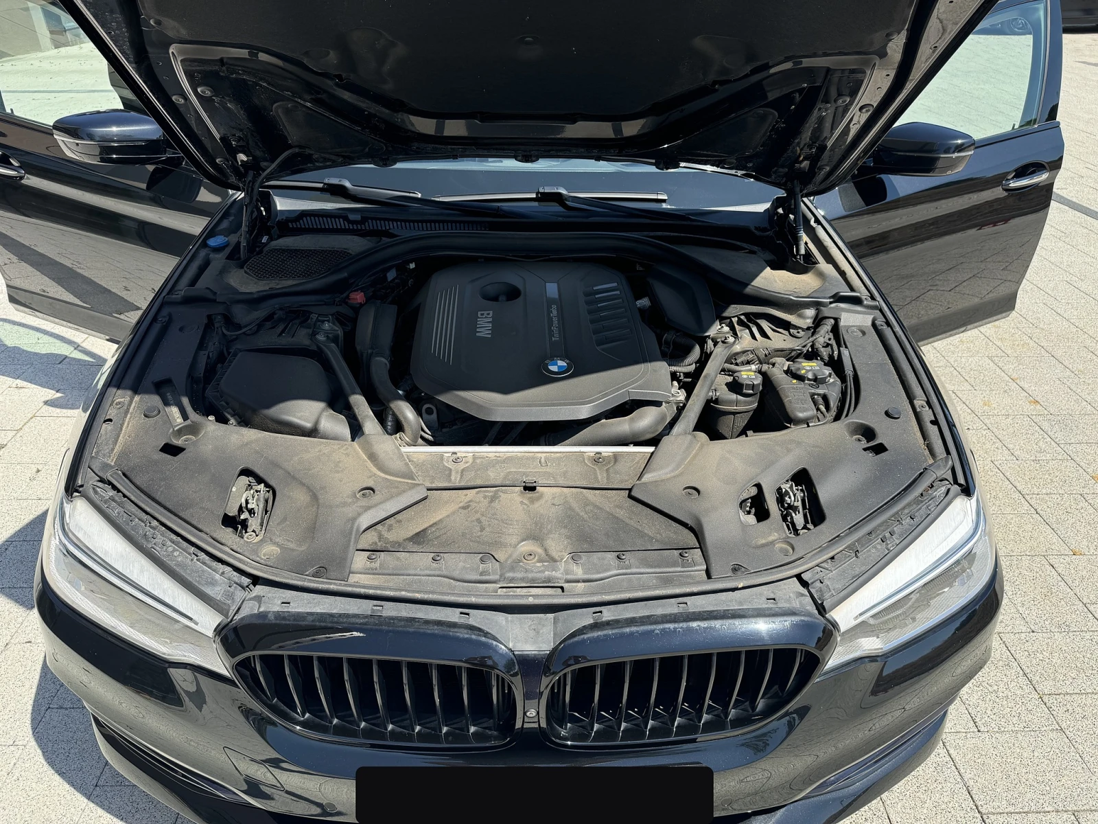 BMW 540 i xDrive Touring | HUD | 360  | Масаж | Панорама, снимка 17 - Автомобили и джипове - 56166635