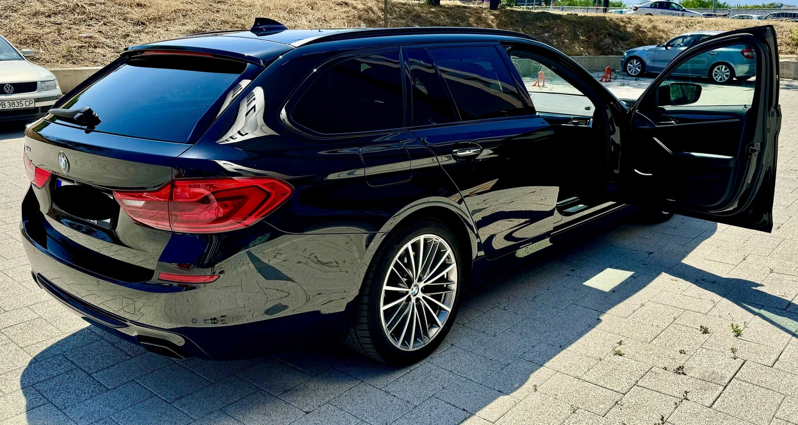 BMW 540 i xDrive Touring | HUD | 360  | Масаж | Панорама, снимка 7 - Автомобили и джипове - 56166635