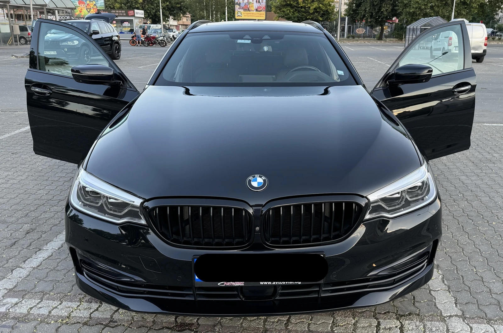 BMW 540 i xDrive Touring | HUD | 360  | Масаж | Панорама