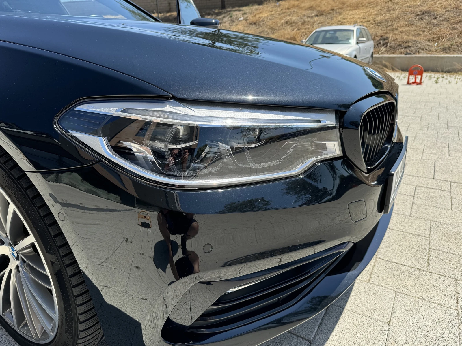 BMW 540 i xDrive Touring | HUD | 360  | Масаж | Панорама, снимка 8 - Автомобили и джипове - 56166635