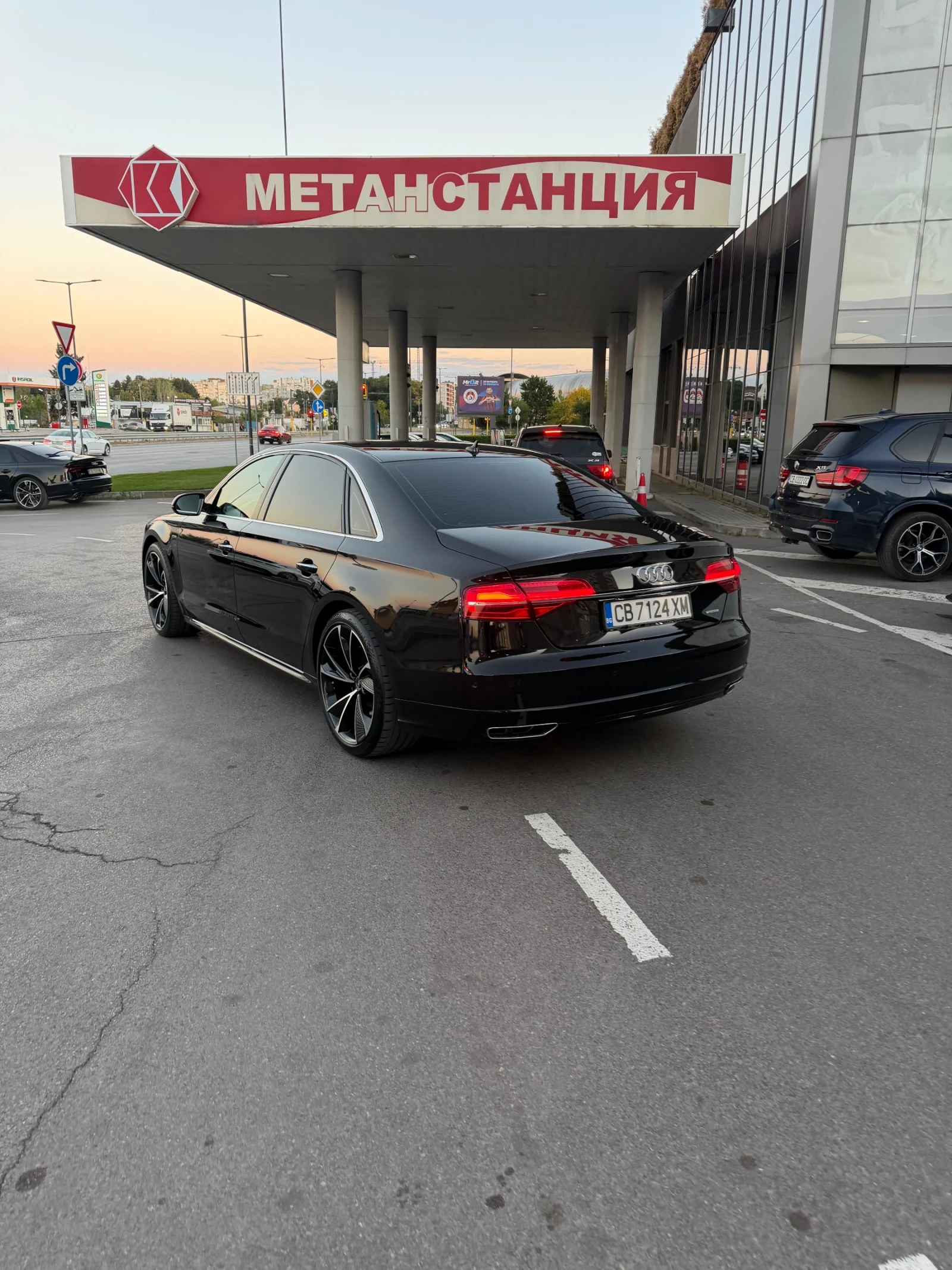 Audi A8 4.2TDI/LONG/CERAMIC/3xTV/МАСАЖ/ВАКУМ, снимка 9 - Автомобили и джипове - 56299014