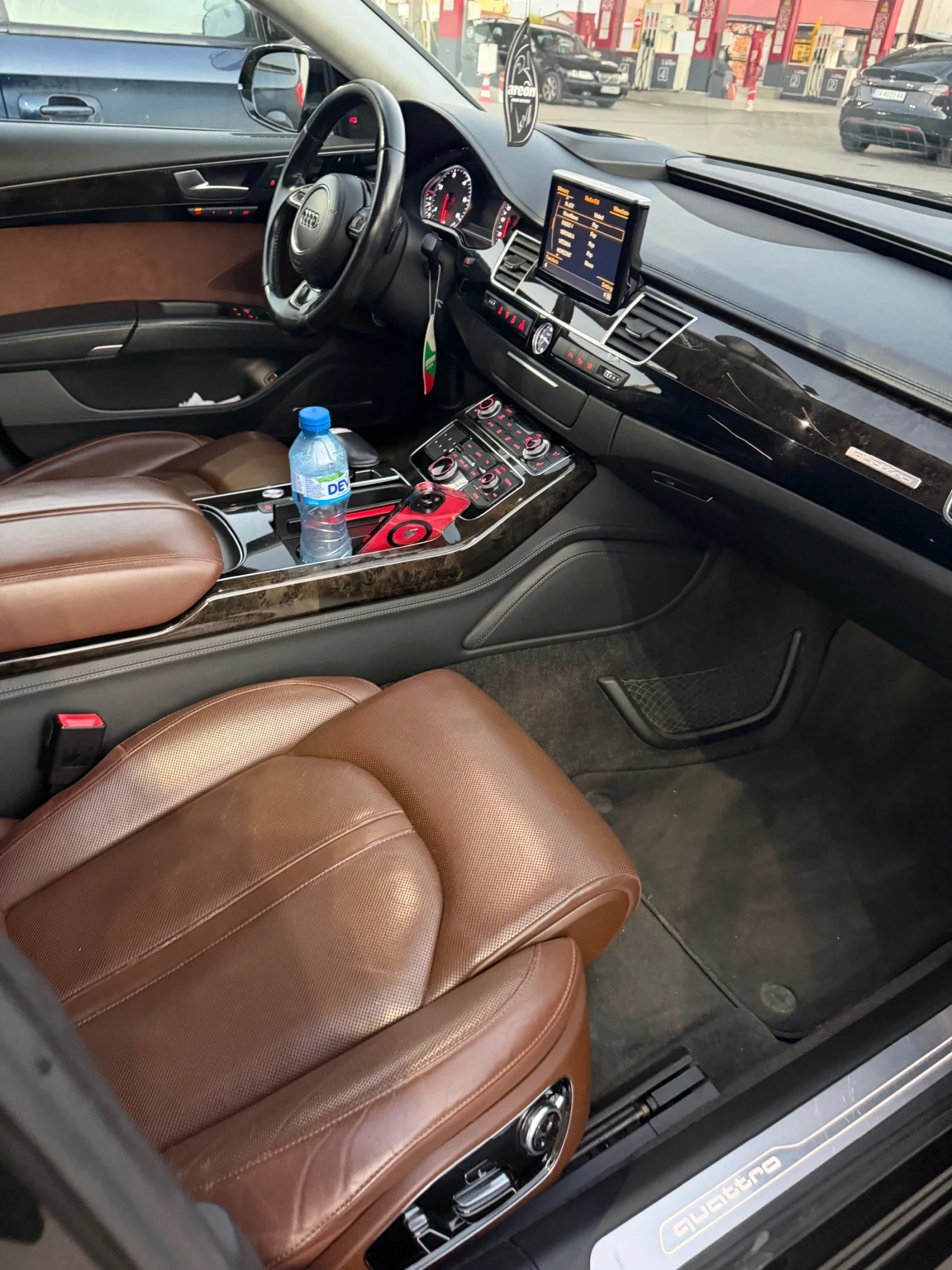 Audi A8 4.2TDI/LONG/CERAMIC/3xTV/МАСАЖ/ВАКУМ, снимка 13 - Автомобили и джипове - 56299014