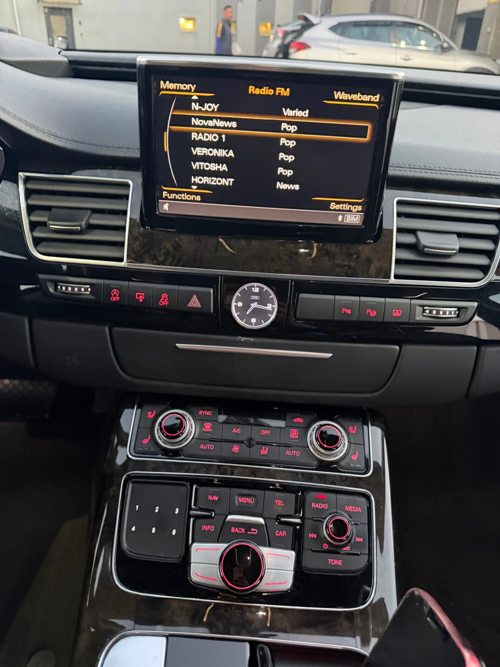Audi A8 4.2TDI/LONG/CERAMIC/3xTV/МАСАЖ/ВАКУМ, снимка 10 - Автомобили и джипове - 56299014