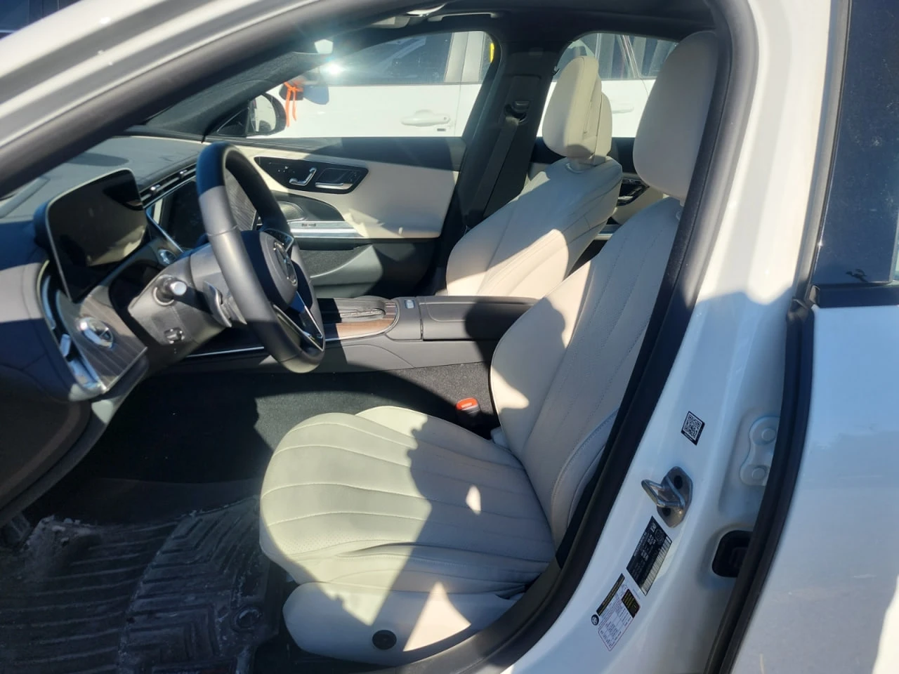 Mercedes-Benz E 350 4MATIC* PANO* HUD* ������� | Mobile.bg � ����������� 6